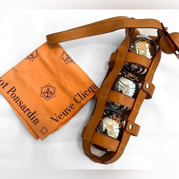 Louis Vuitton Other - 0032 - Louis Vuitton x Veuve Clicquot limited edition croquet set.